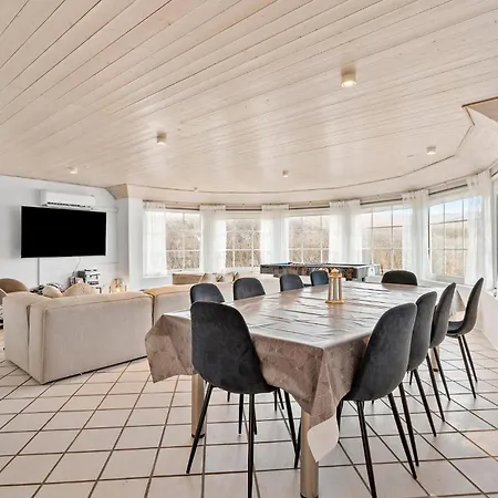 4 Bedroom Amazing In Ringkobing * Nørre Lyngvig