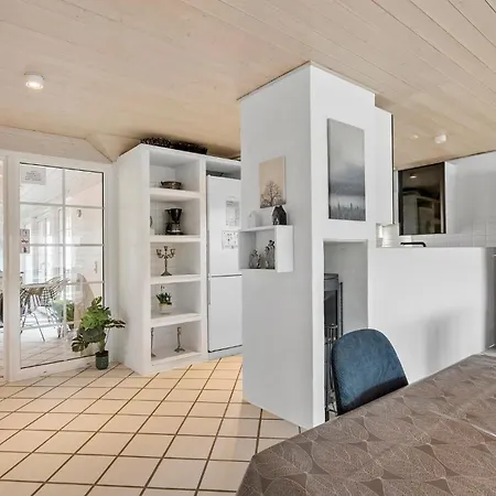 4 Bedroom Amazing In Ringkobing Casa vacanze Nørre Lyngvig