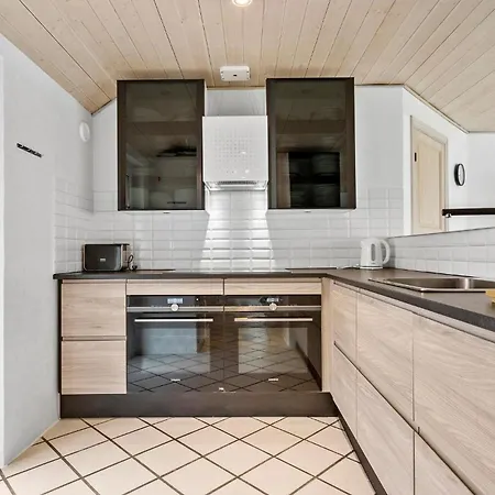 4 Bedroom Amazing In Ringkobing بيت للعطل Ringkøbing