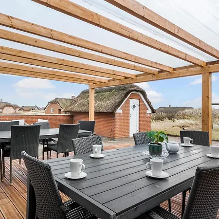Casa vacanze 4 Bedroom Amazing In Ringkobing *