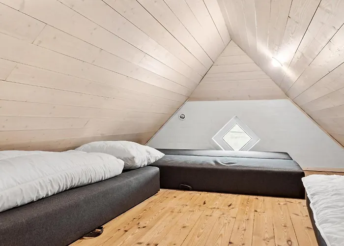 Feriehus 4 Bedroom Amazing In