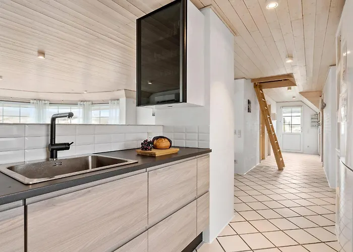 4 Bedroom Amazing In Feriehus *